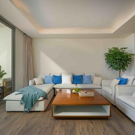Stunning Apartments Across My Khe Beach ! Rooftop Pool & Gym Дананг Экстерьер фото