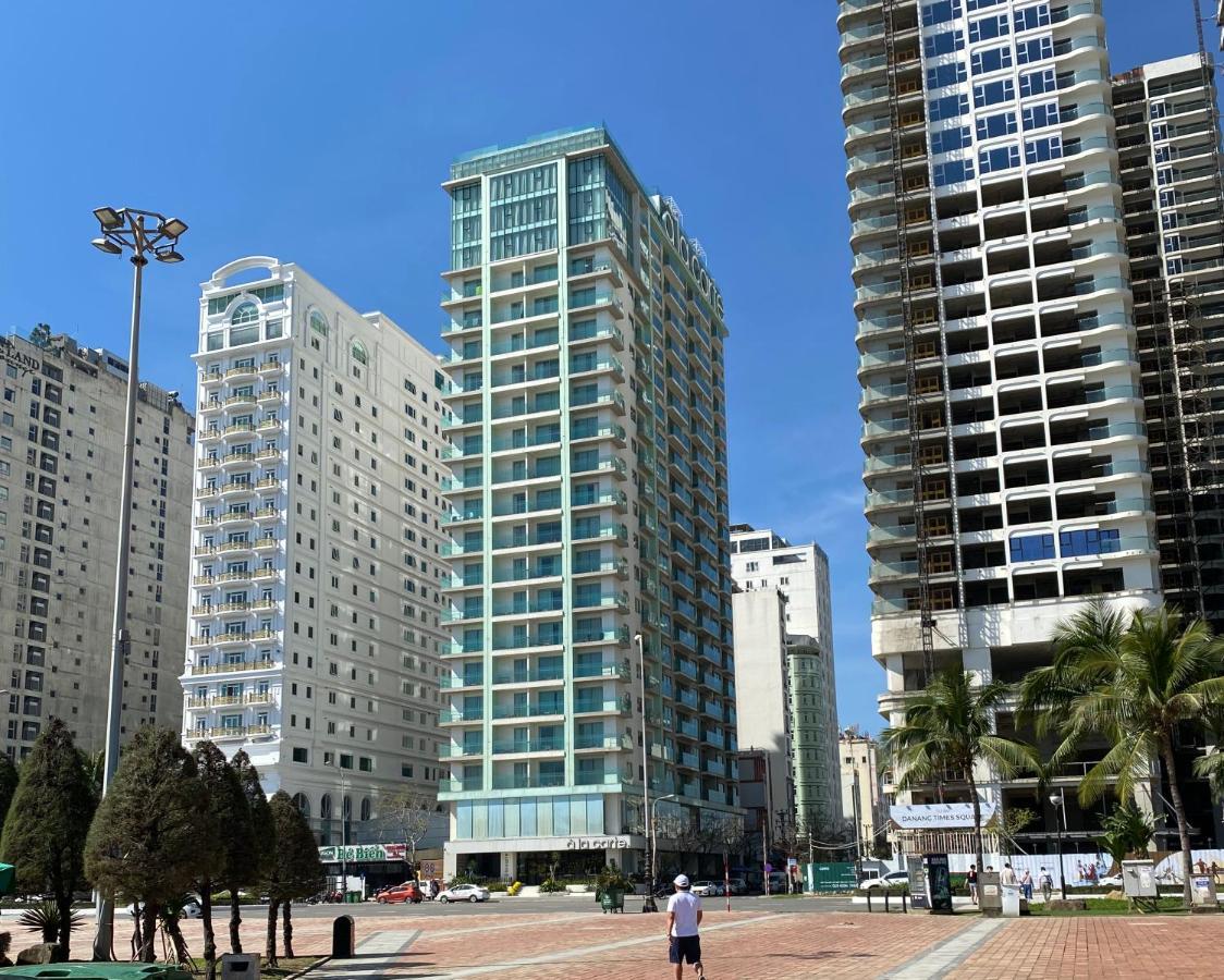 Stunning Apartments Across My Khe Beach ! Rooftop Pool & Gym Дананг Экстерьер фото