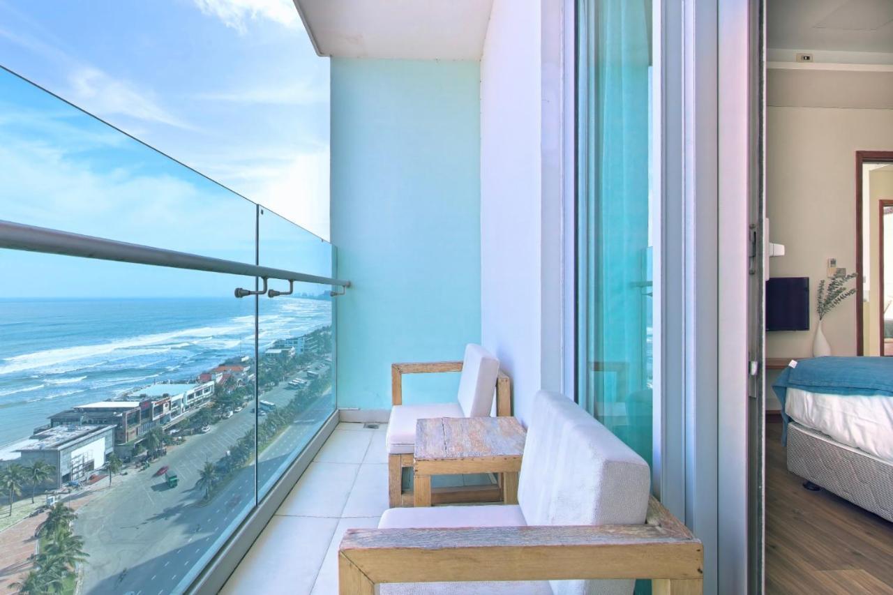 Stunning Apartments Across My Khe Beach ! Rooftop Pool & Gym Дананг Экстерьер фото
