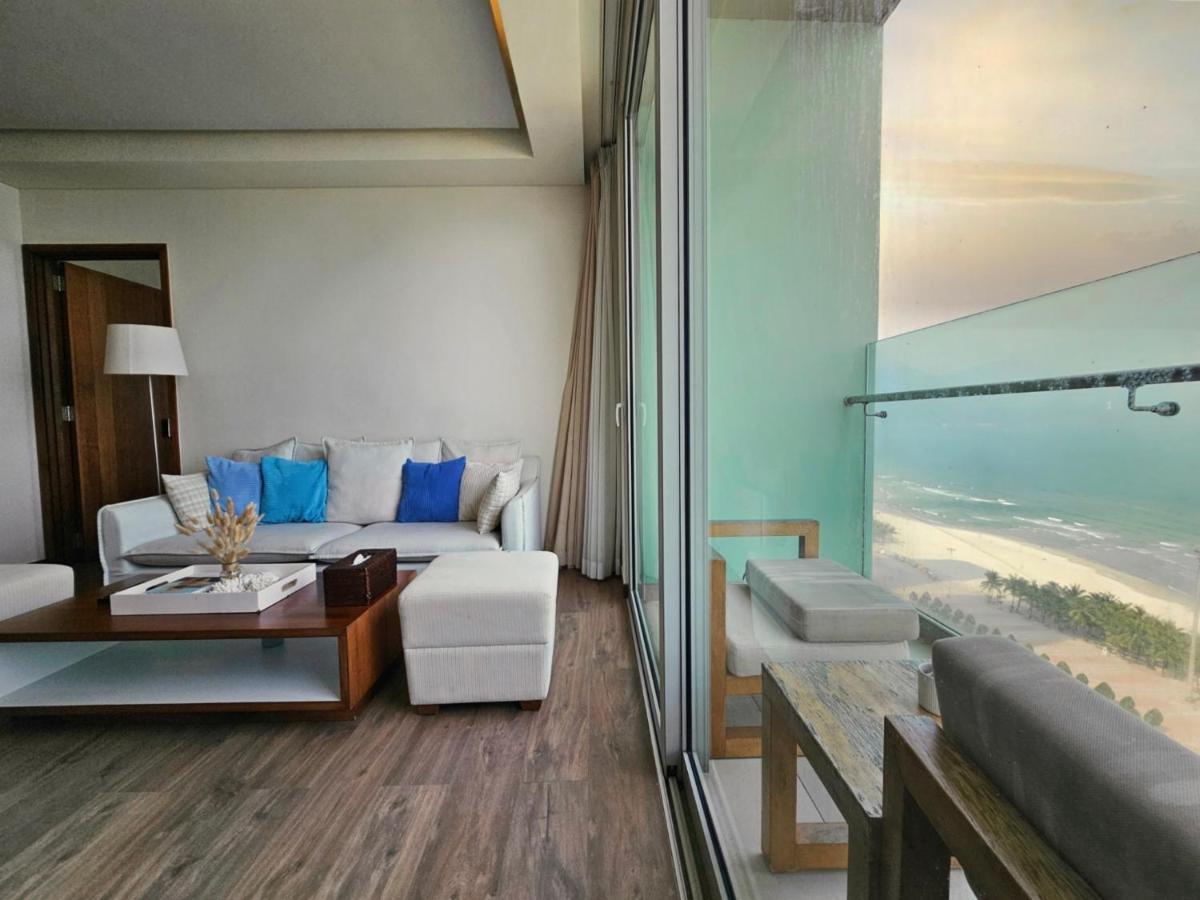 Stunning Apartments Across My Khe Beach ! Rooftop Pool & Gym Дананг Экстерьер фото