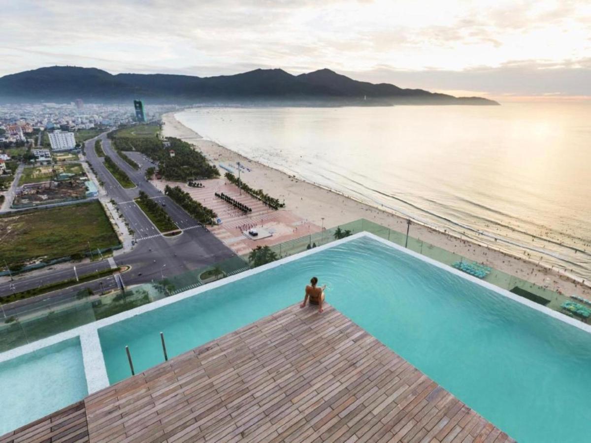 Stunning Apartments Across My Khe Beach ! Rooftop Pool & Gym Дананг Экстерьер фото