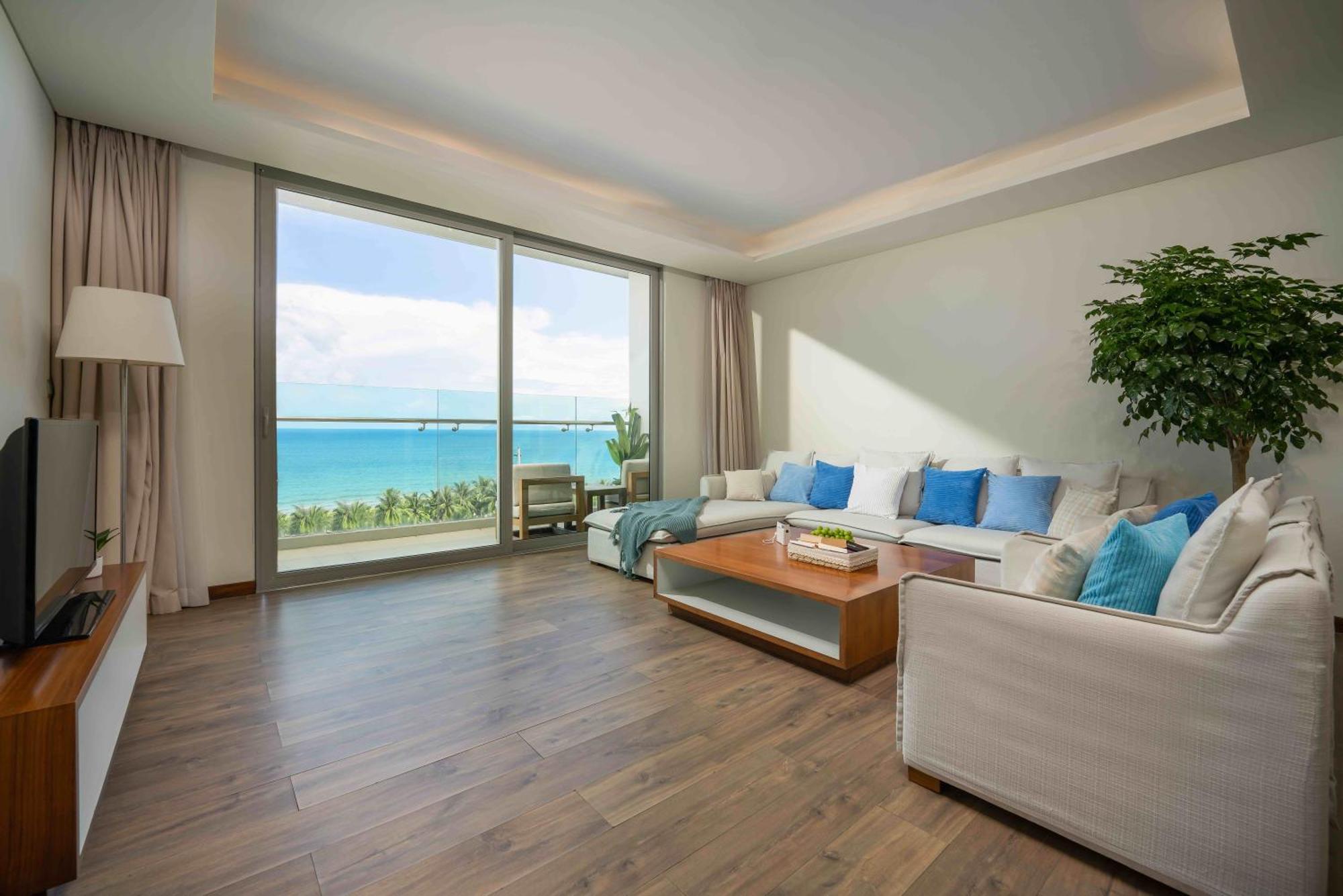 Stunning Apartments Across My Khe Beach ! Rooftop Pool & Gym Дананг Экстерьер фото