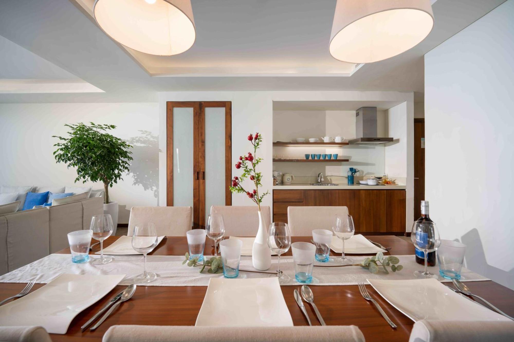 Stunning Apartments Across My Khe Beach ! Rooftop Pool & Gym Дананг Экстерьер фото